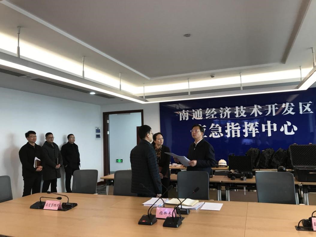 张书记视察1.jpg 张书记视察1.jpg